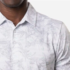 TravisMathew Stay On Target Golf Polo Shirt 10 TravisMathew Stay On Target Golf Polo Shirt -Golf Master Shop Travis Mathew SS21 Stay On Target Golf Polo Shirt 1MW104 Code SHTRA045 White Model 2